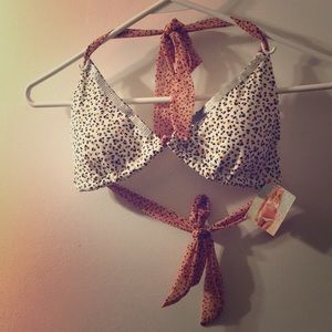 NWT!! Victoria’s Secret bikini top